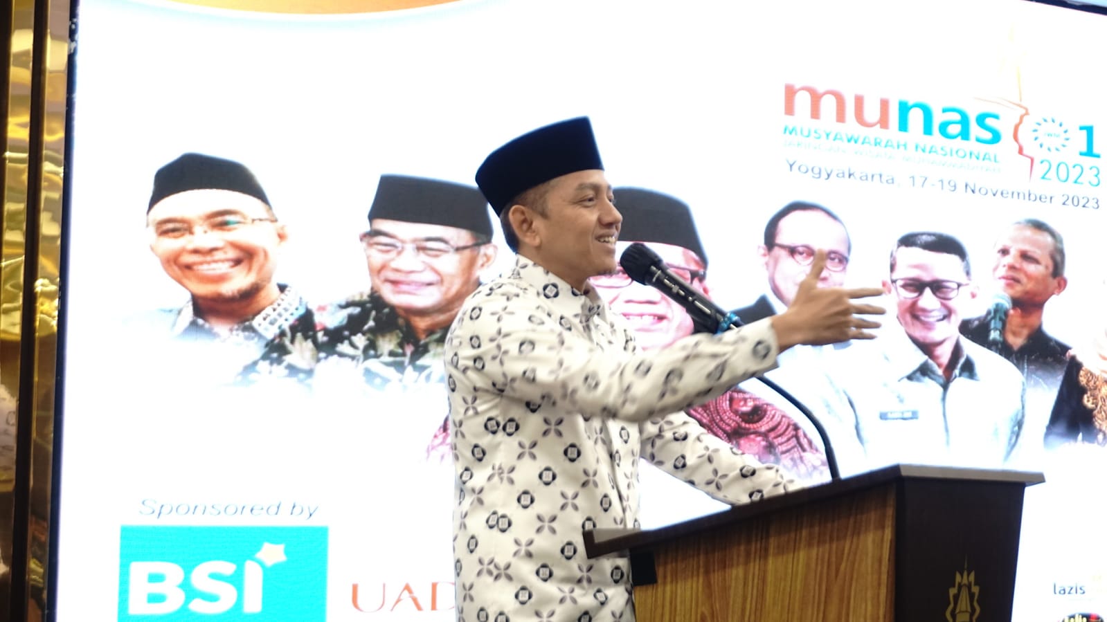 Ir. Ahmad Syauqi Soeratno memberi sambutan di Munas Jaringan Wisata Muhammadiyah