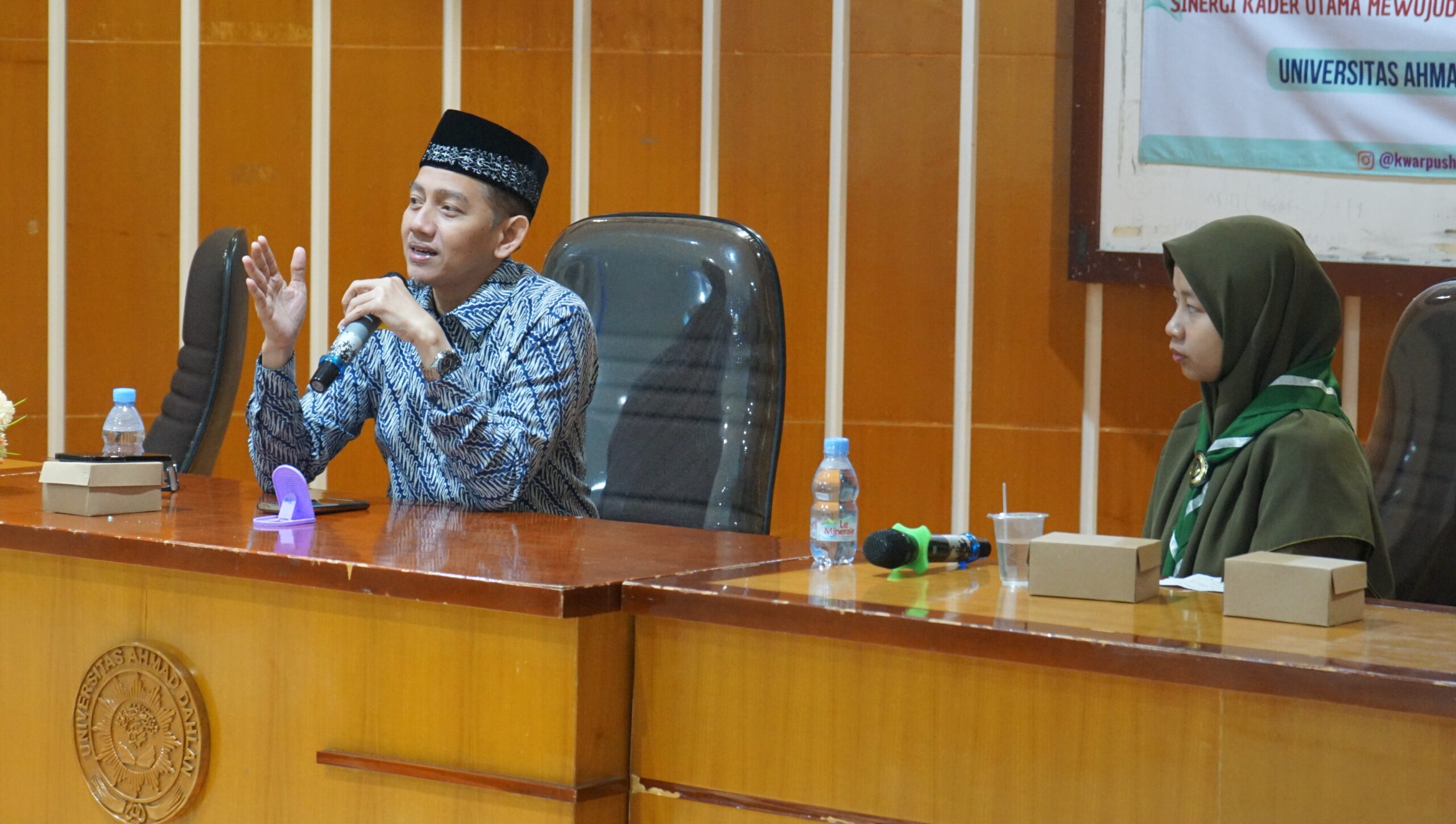 Syauqi Soeratno mengisi materi Latihan Kepemimpinan Kwarpus Hizbul Wathan 2024