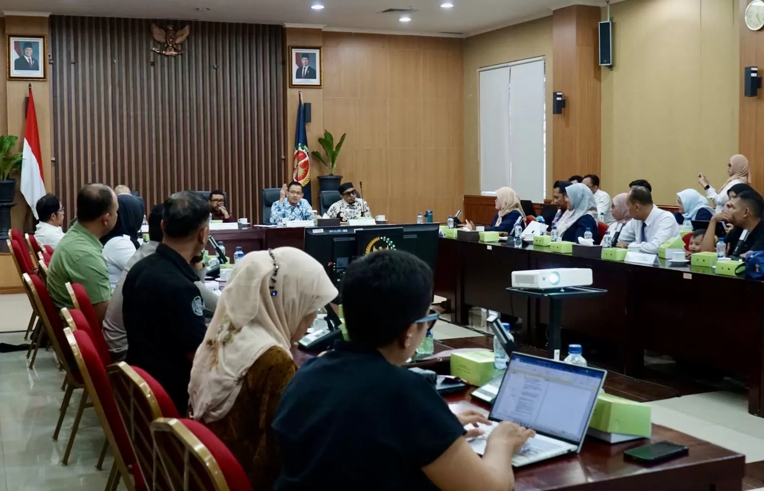 Suasana Rapat Dengar Pendapat Komite III DPD RI bersama orang tua wali Korban Kasus Daycare Little Aresha Kota Jogja